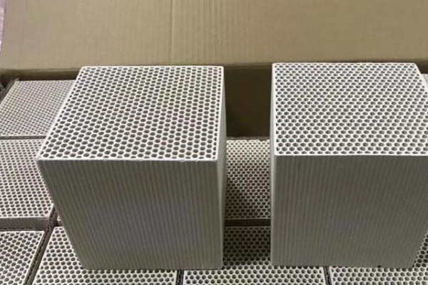  Honeycomb zeolite molecular sieve