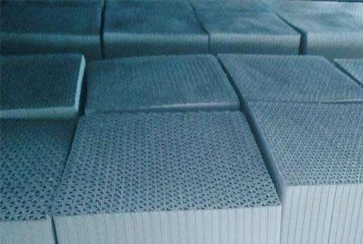  Honeycomb zeolite molecular sieve