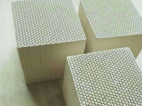  Honeycomb zeolite molecular sieve