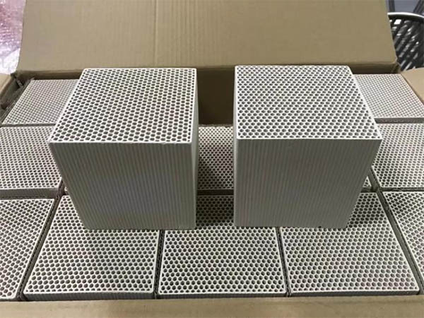  Zeolite honeycomb molecular sieve