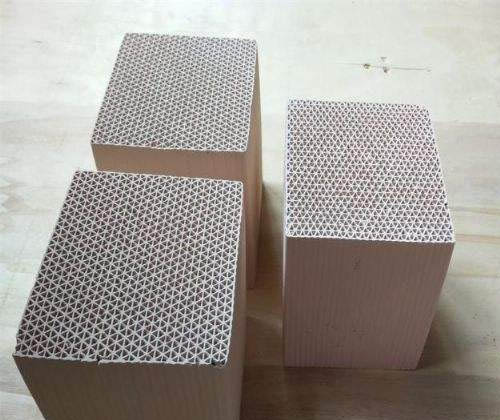  Zeolite honeycomb molecular sieve